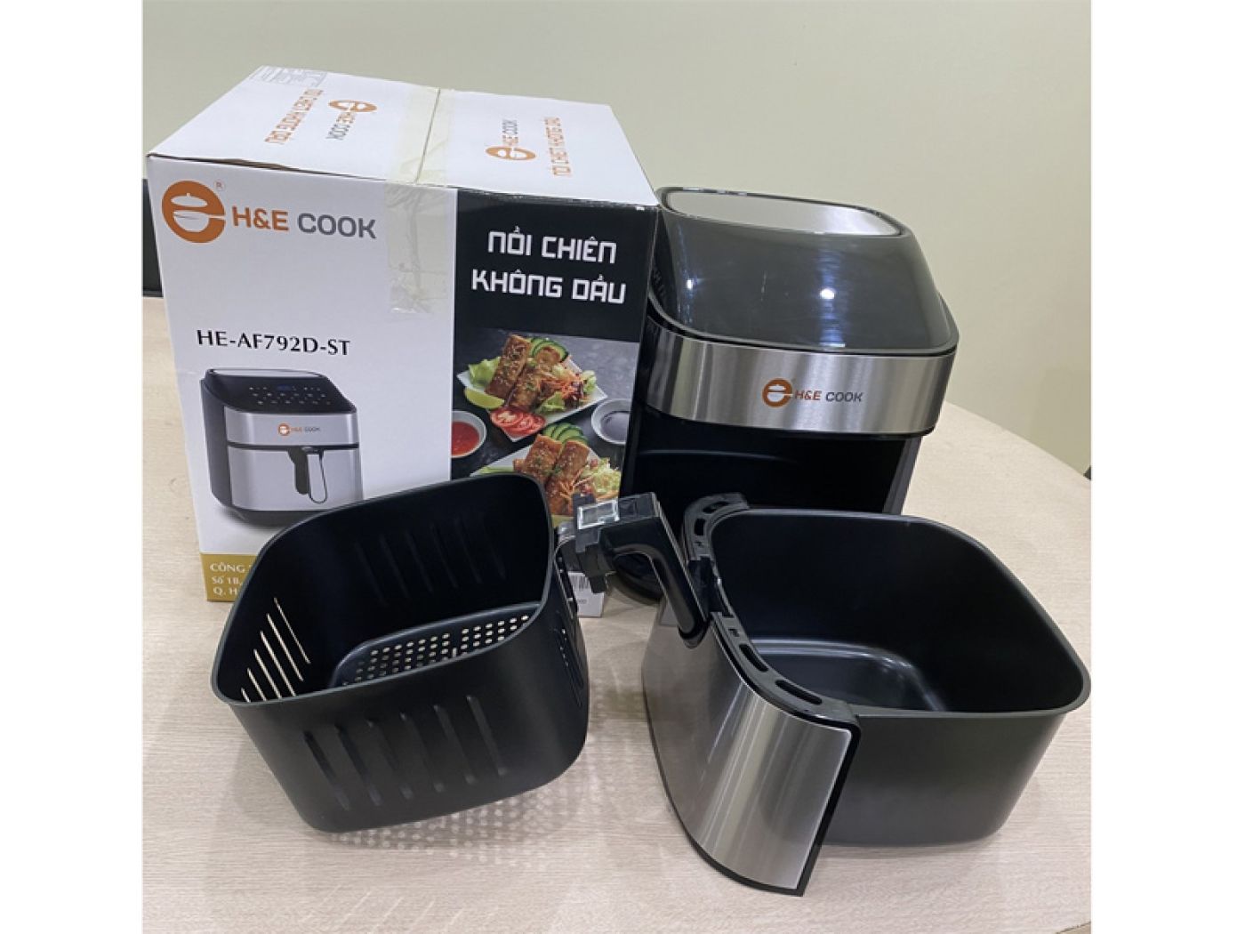 Nồi chiên không dầu H&E Cook HE-AF792D-ST