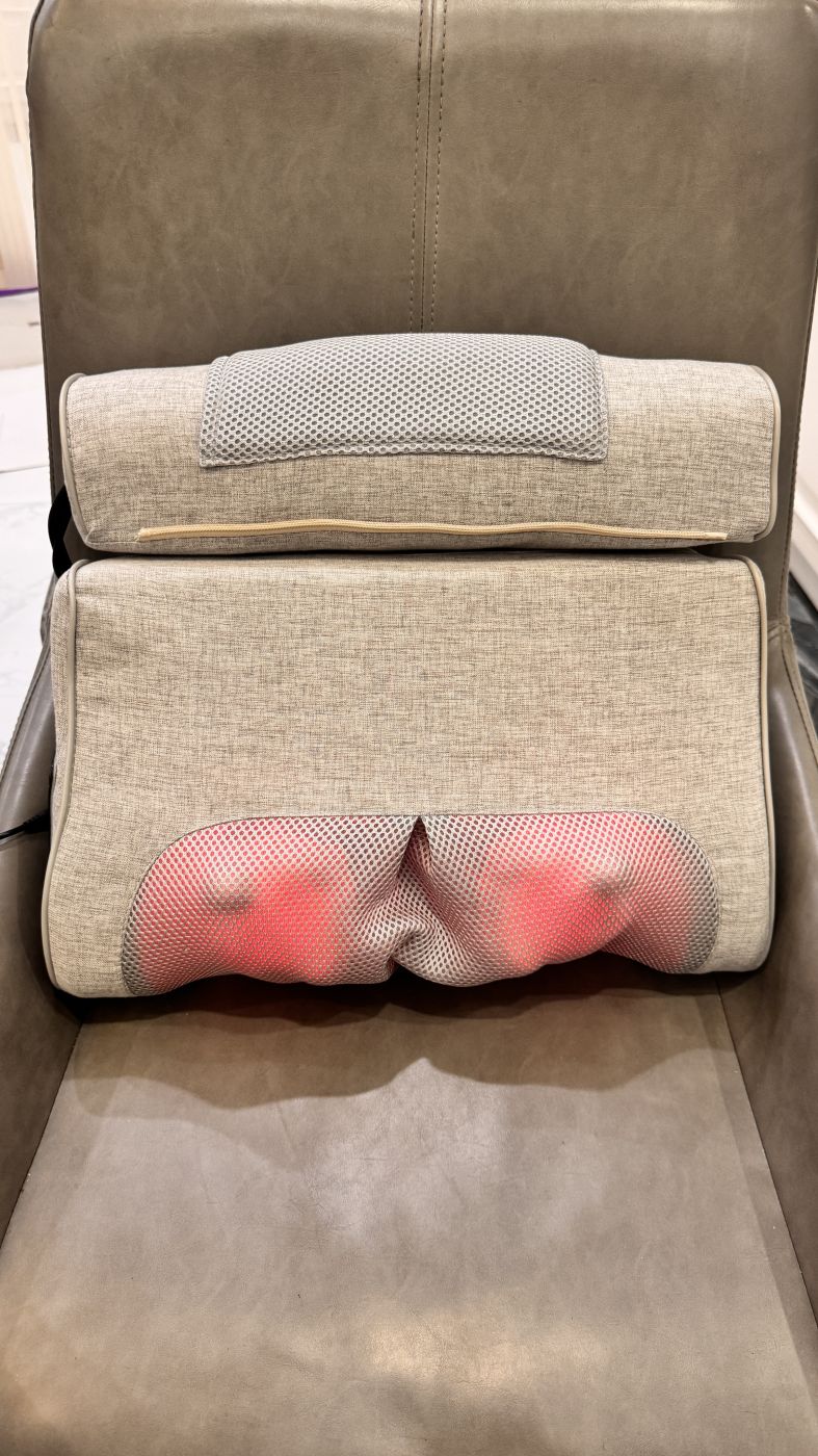 Gối massage công thái học Hi5 Cervical Massage Pillow R8/CR168 - xám