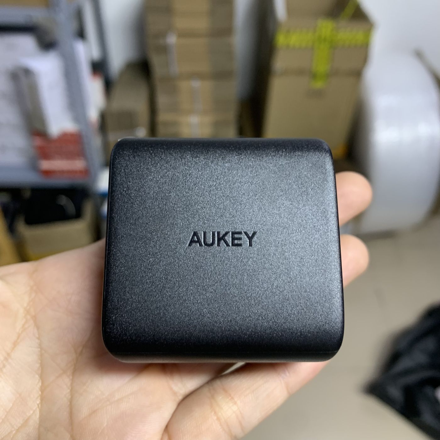 Củ Sạc Nhanh GaN AUKEY PA-B4 65W PD 20W QC 3.0 Cho iPhone 15/14/13/12/Laptop - Màu đen chân gập