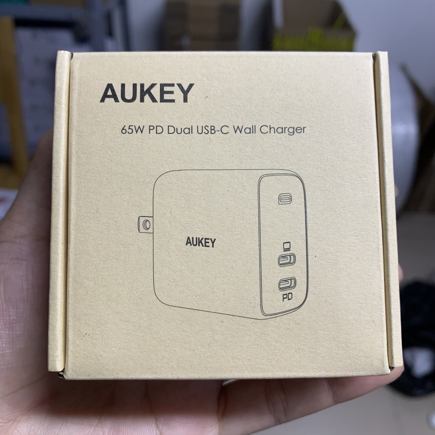 Củ Sạc Nhanh GaN AUKEY PA-B4 65W PD 20W QC 3.0 Cho iPhone 15/14/13/12/Laptop - Màu đen chân gập