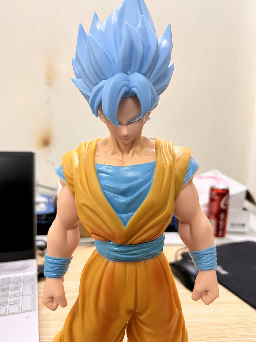 Mô hình SONGOKU áo vàng-tóc xanh cao 37cm