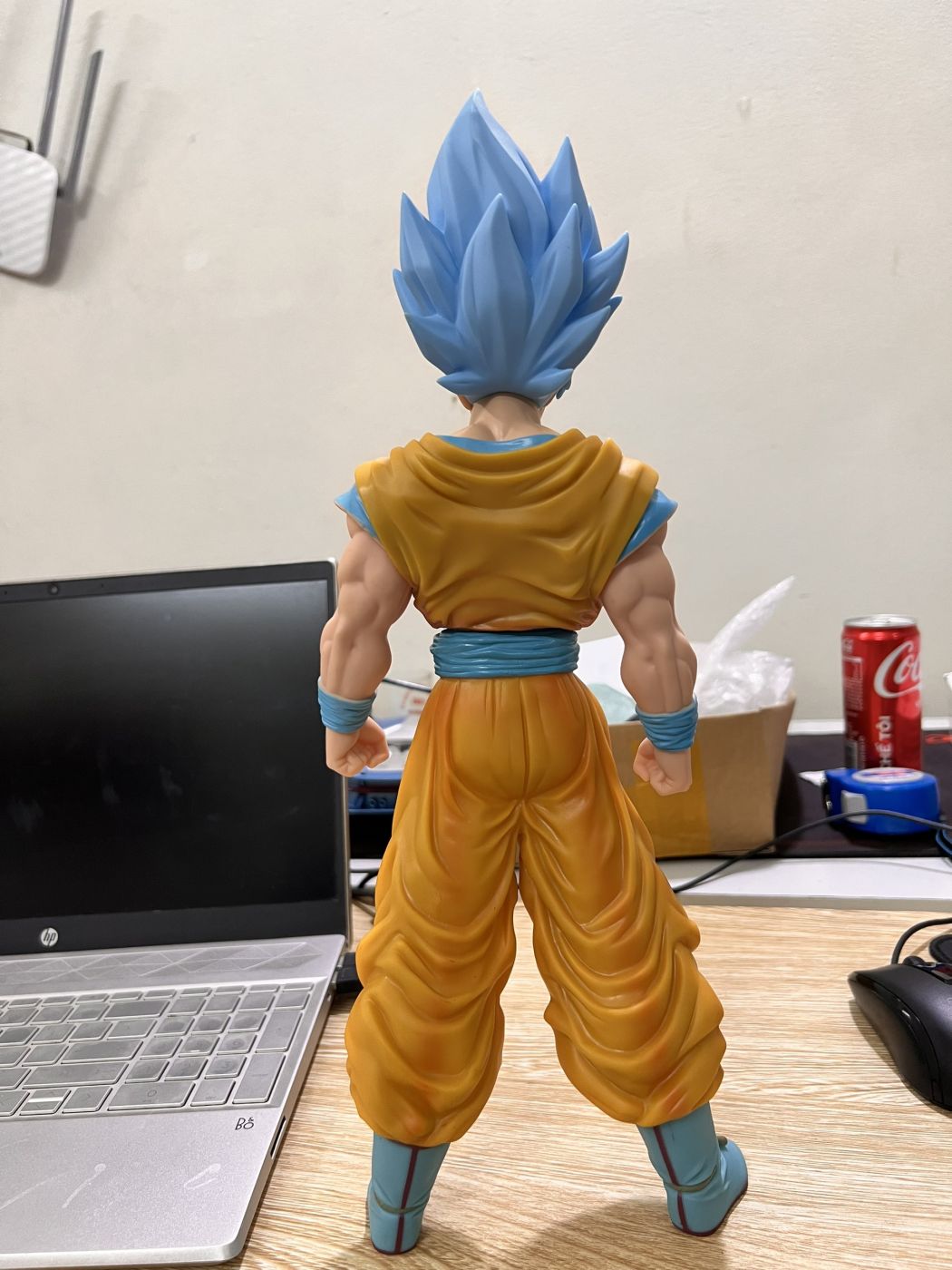 Mô hình SONGOKU áo vàng-tóc xanh cao 37cm