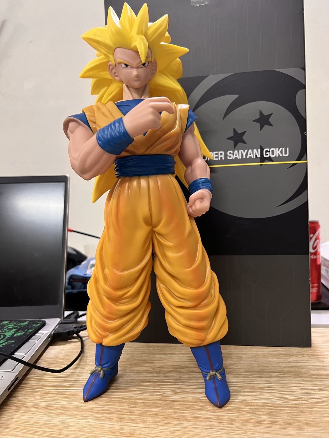 Mô hình SONGOKU áo vàng tóc vàng 36cm