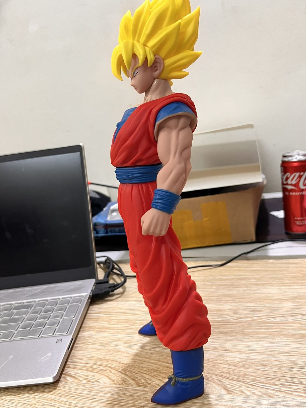 Mô hình SONGOKU áo đỏ tóc cao 37cm 7 viên ngọc rồng