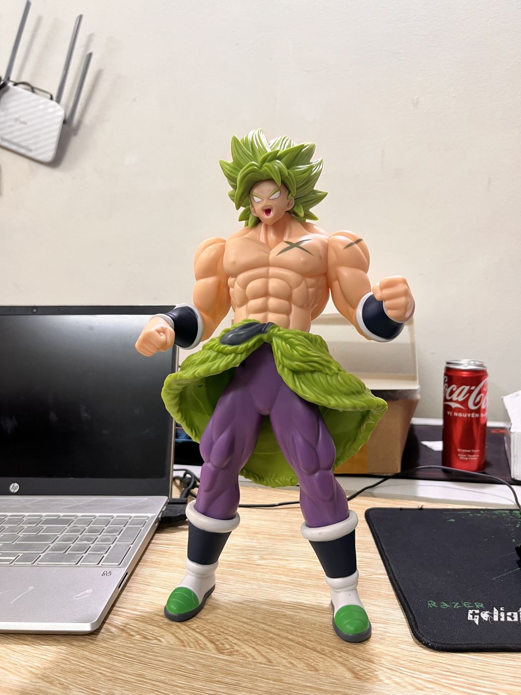 Mô hình BROLY trong 7 viên ngọc rồng cao 38cm