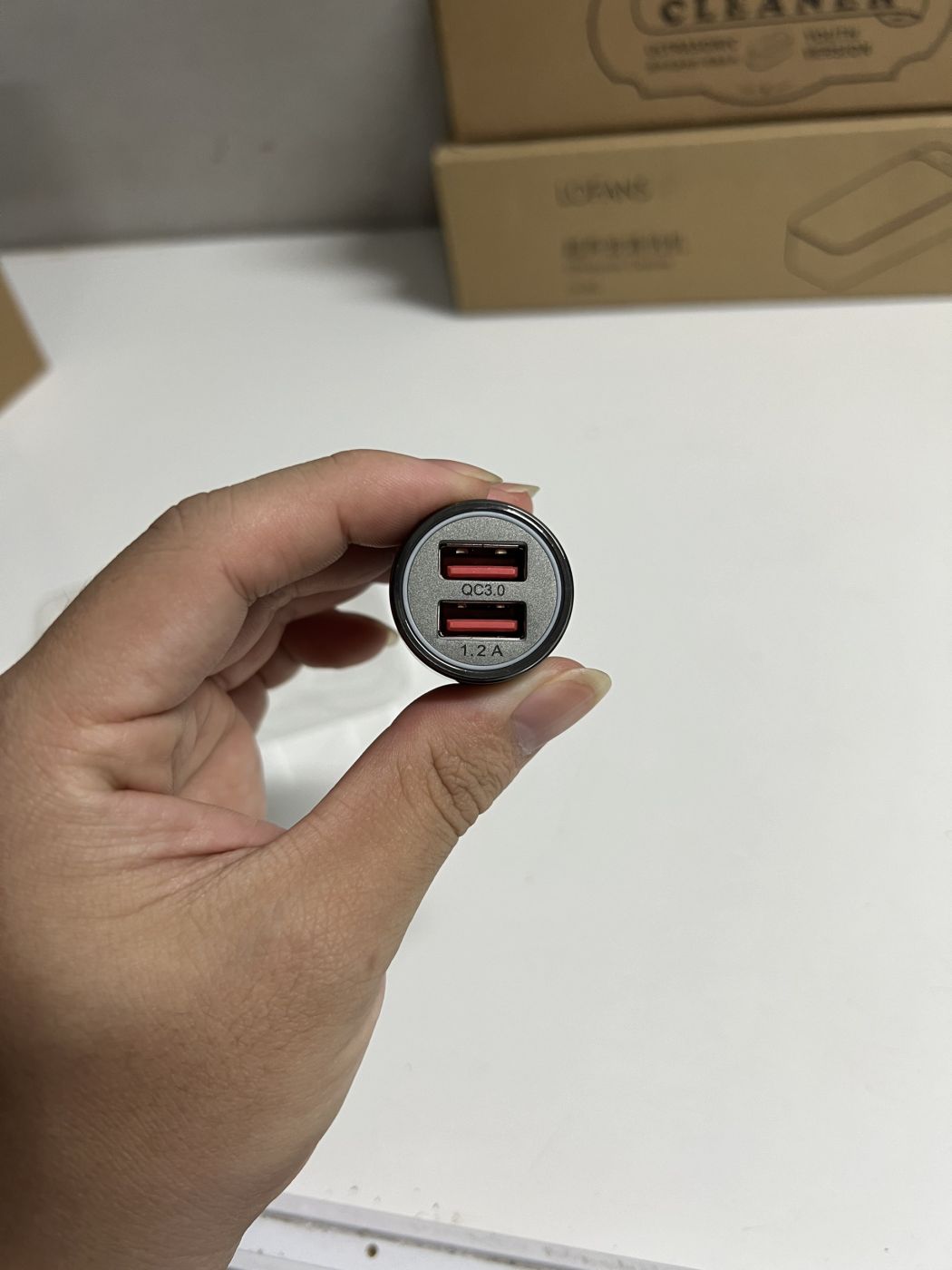 Đầu tẩu sạc nhanh ô tô 2 cổng USB iValue 18W