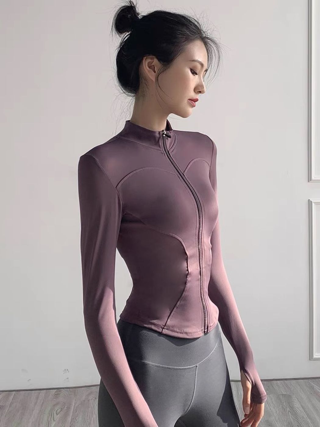 Áo khoác thể thao ôm body