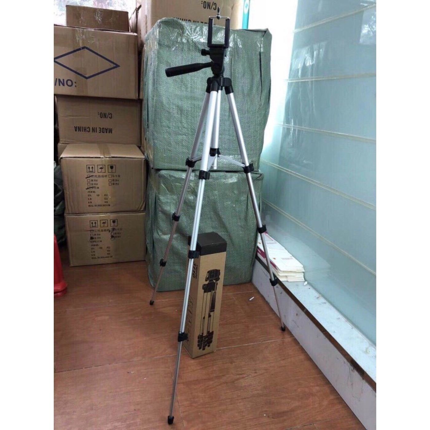 [Shopee 50k] Tripod nhôm 3110, hàng giá rẻ chất lượng dùng được, có kẹp điện thoại