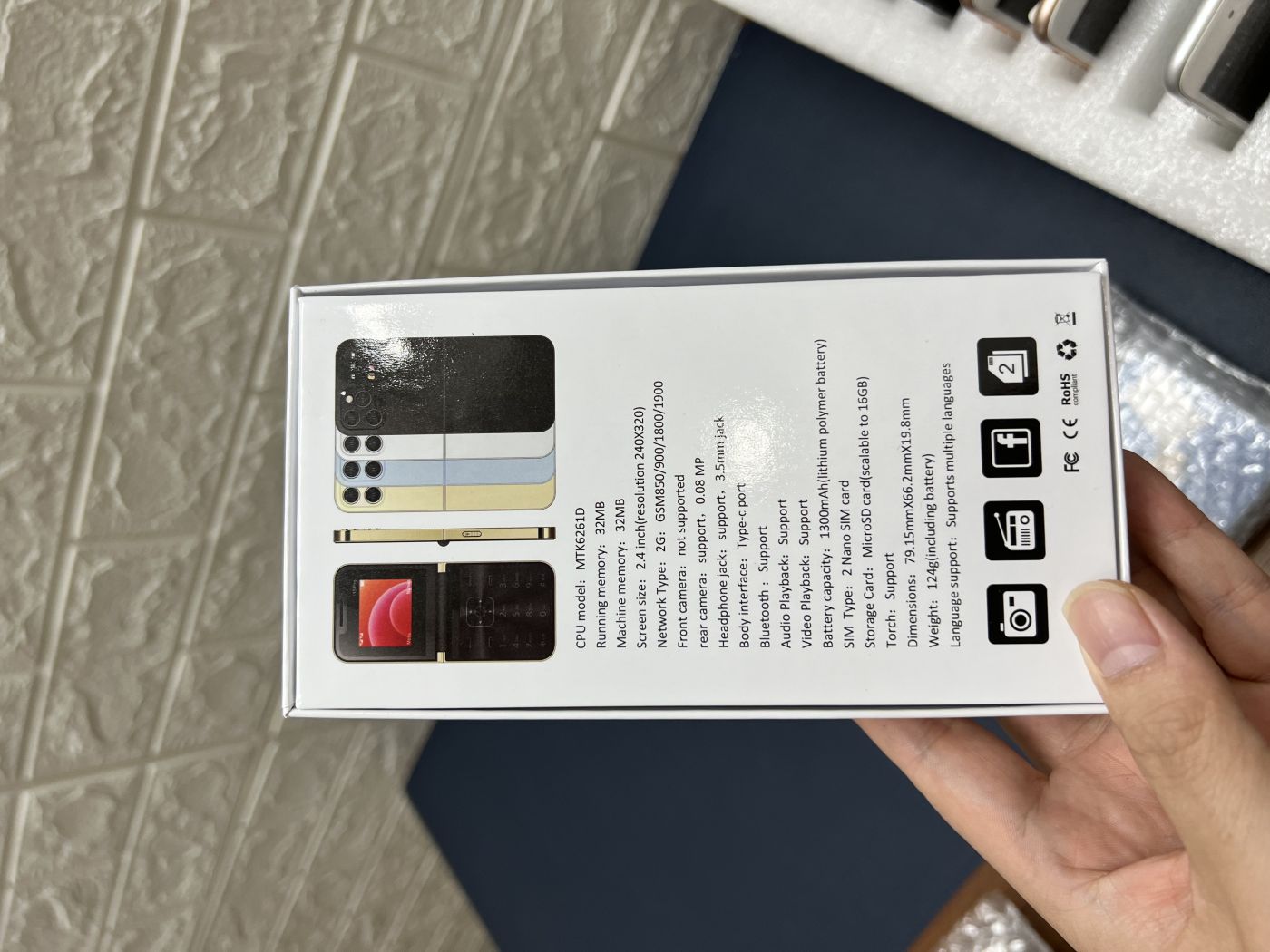 Điện thoại nắp gập i15pro 2sim hit hot