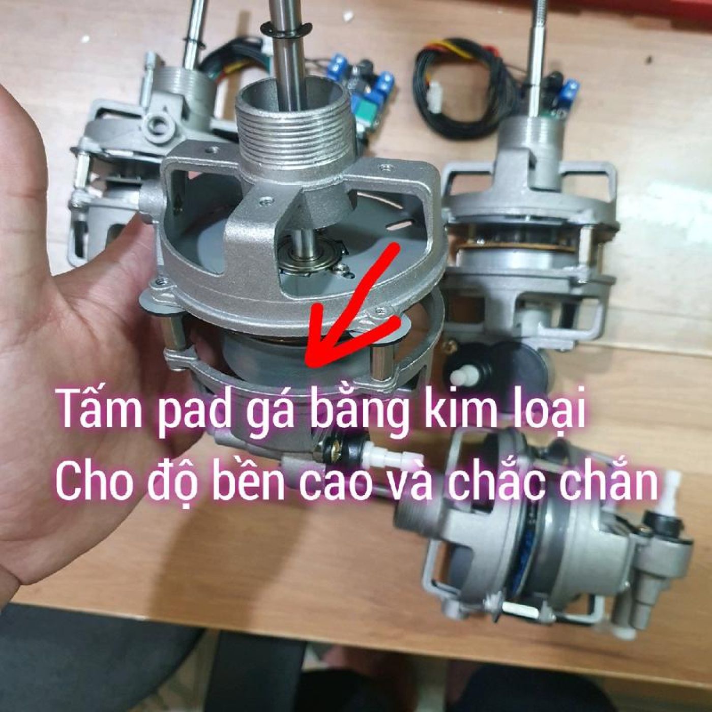 Đầu quạt 12V không chổi than công suất 25W hàng mới 100%