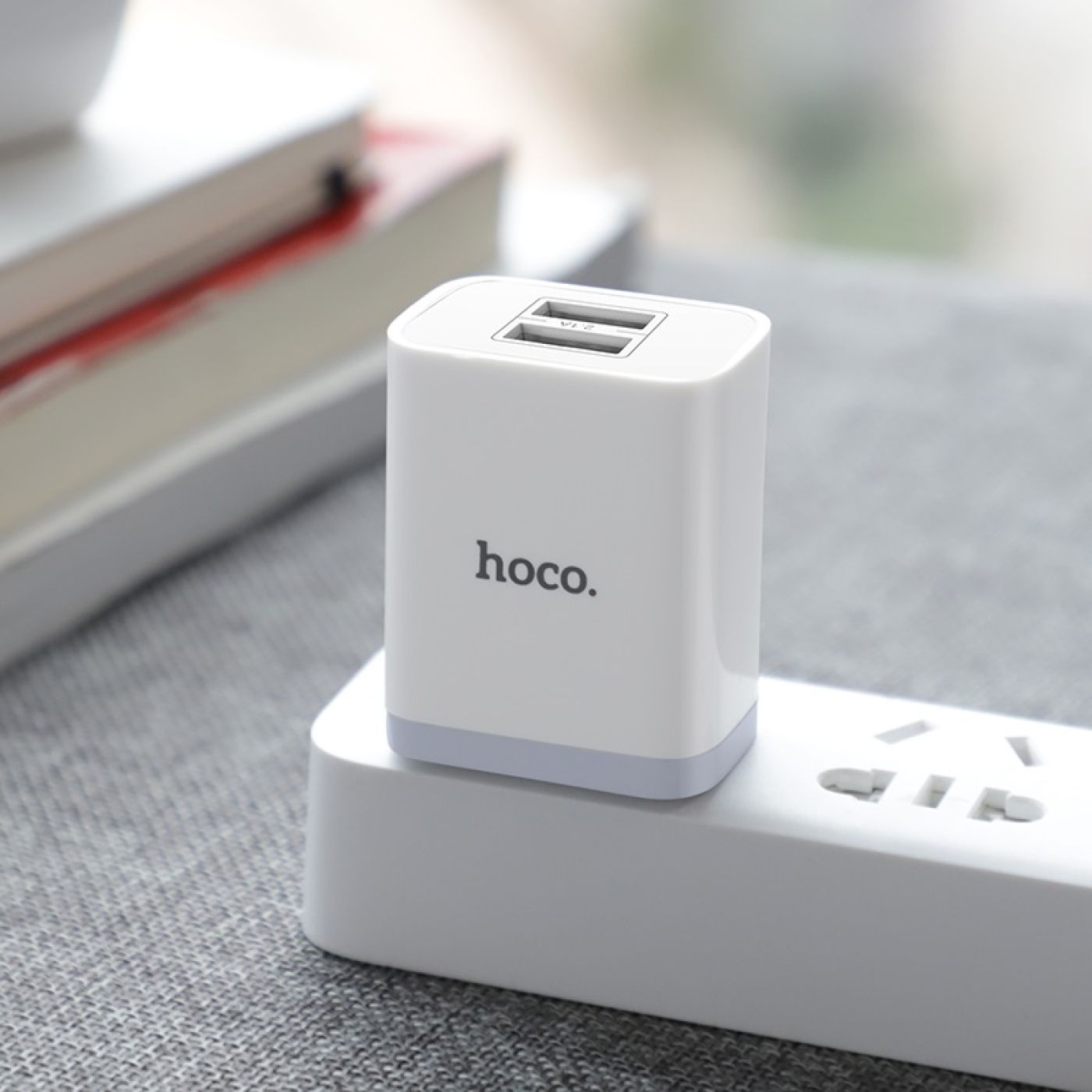 Củ sạc nhanh 2 cổng USB tiện lợi Hoco C50