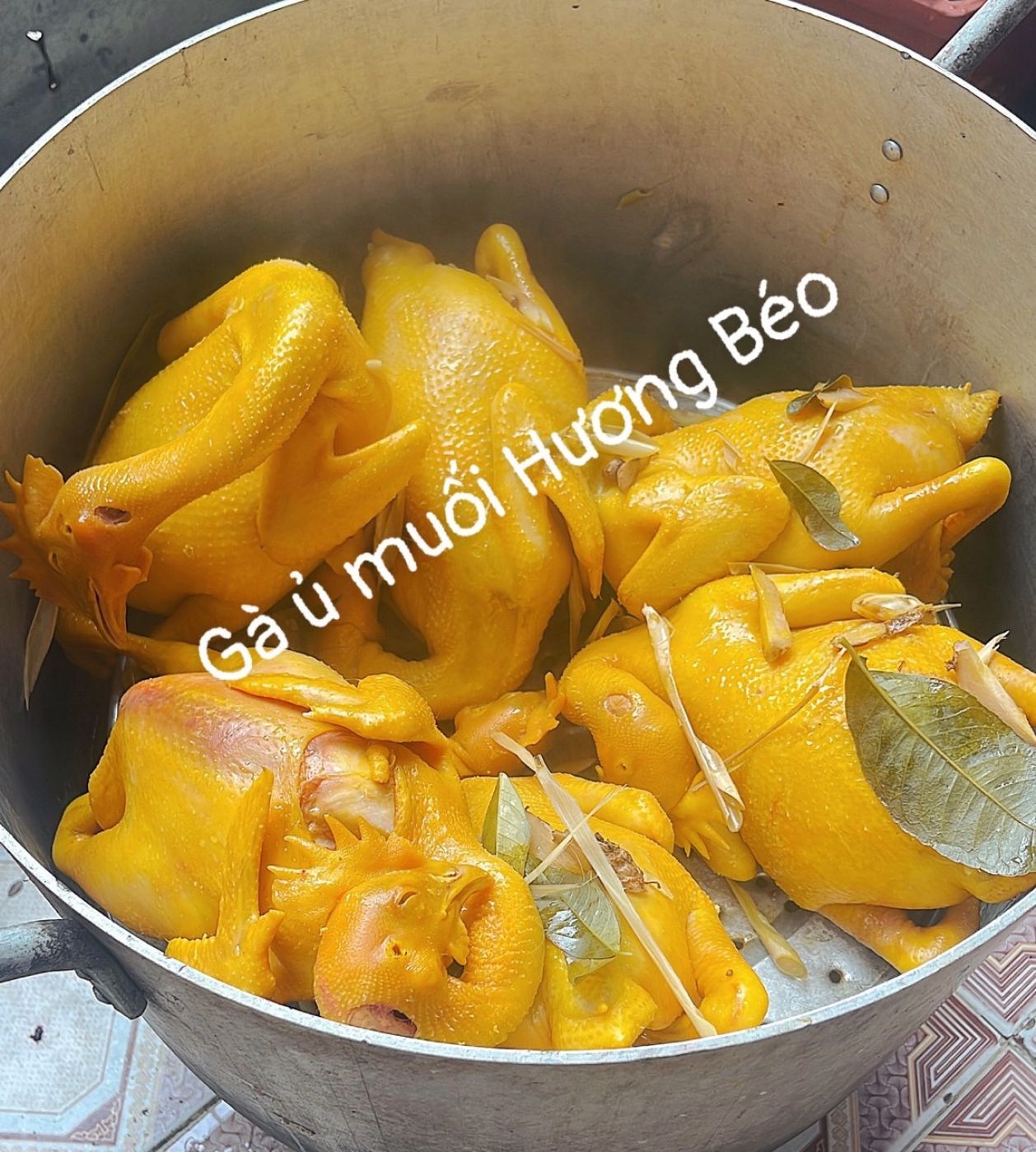 Gà ủ muối Hoa Tiêu