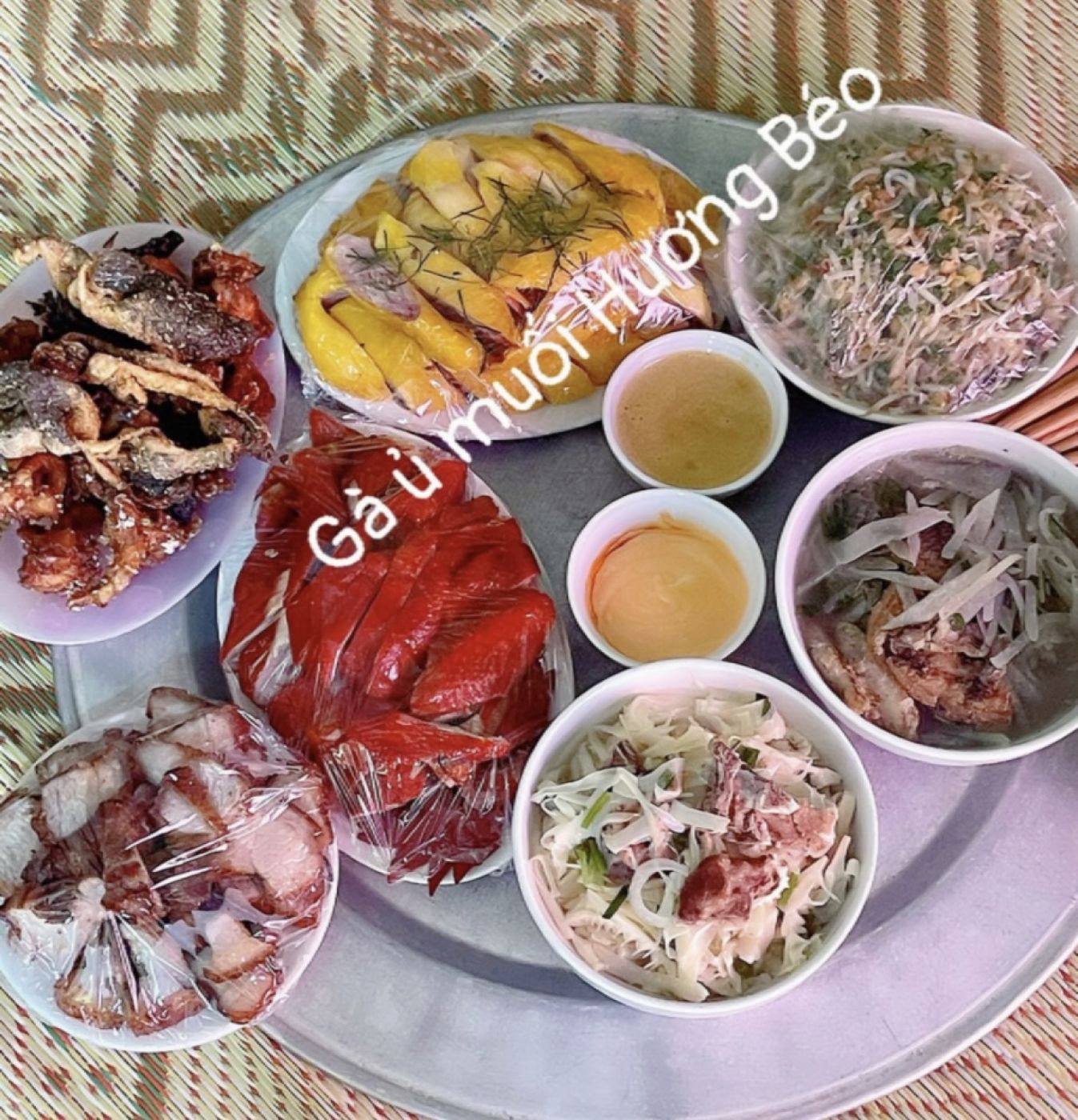 Gà ủ muối Hoa Tiêu